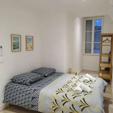 Neuf En Plein Coeur De La Bastide Apartament Libourne